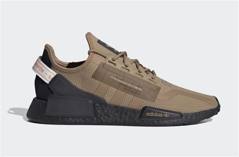 Just like the ogs, they've got a soft fabric upper that lets your feet breathe. adidas NMD R1 V2 Cardboard Brown FY6861 Release Date - SBD