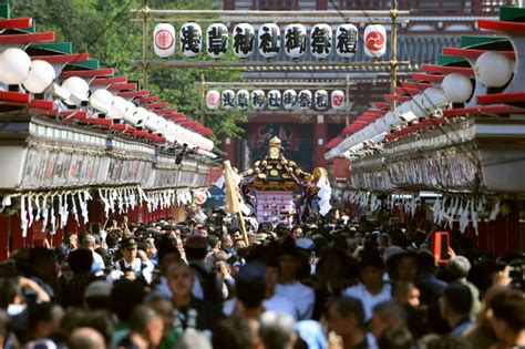 「オイサ、オイサッ」神輿、力強く 三社祭が最高潮に：朝日新聞デジタル