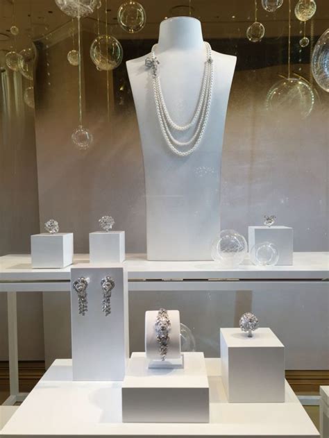 082 Jewelry Display Ideas Chanel Fine Jewelry Window Display At Encore