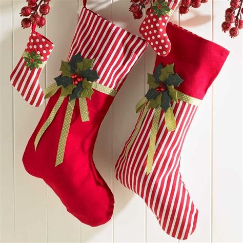 20 Christmas Stocking Decorating Ideas
