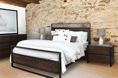 30 Thinks We Can Learn From This Rustic Industrial Bedroom Home