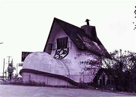 Travel is not necessarily recommended at this time, and flights may be prone to cancellation: The Big Shoe was located on Lamar Ave. in Memphis, TN. I ...