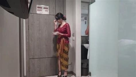 Pemeran Video Wanita Kebaya Merah Ditangkap Di Kos Kosan Medokan Surabaya