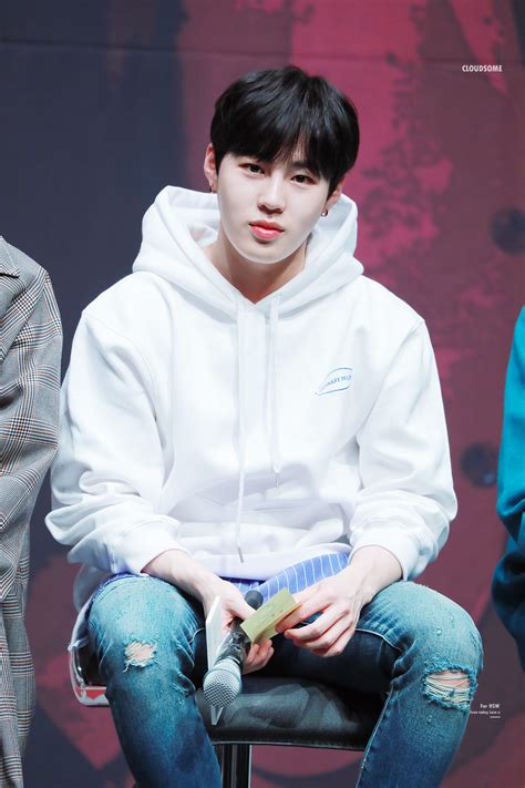 Never miss another show from 최준혁. 개 발사 - 실시간 검색어 : 하성운