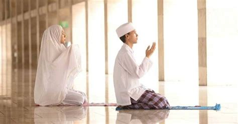 Maka, ketika suami enggan shalat berjamaah, ia telah kehilangan kesempatan emas untuk memperoleh ganjaran dari allah swt. 32 Petua Bahagia Suami Isteri Yang Biasa-Biasa Aje Tetapi ...