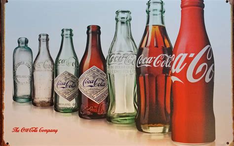 Each artist were free to come up with creative ideas… Papieren fles van Coca-Cola - The Optimist