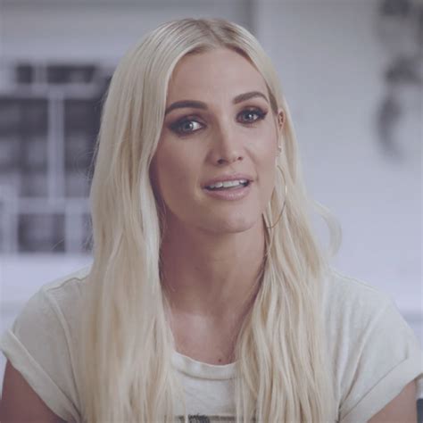 Ashlee Simpson Ross Felt The World Hated Her After Snl