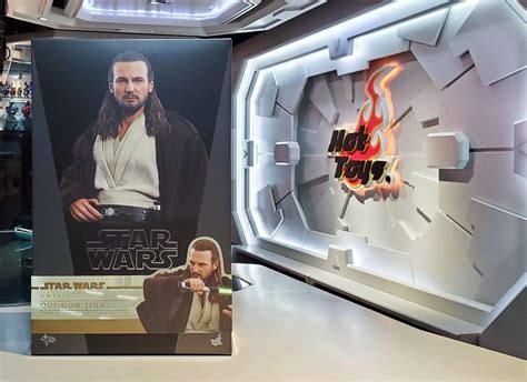 Misb Hot Toys Qui Gon Jinn Sixth Scale Figure By Hot Toys Star Wars Episode The Phantom