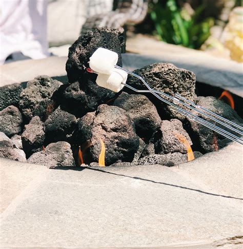 Summer Entertaining : A mess free s'mores party - ...besos, Alina Summer Entertaining : A mess ...
