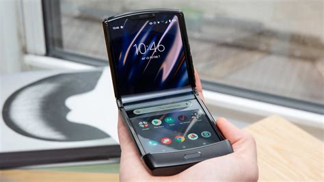 Motorola Razr Foldable Set To Return To Take On Samsung Galaxy Z Fold 4