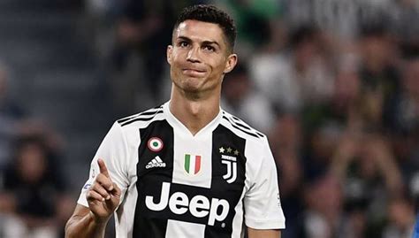 تقام بعد قليل المباراة النهائية لدوري الأمم الأوروبية لكرة القدم، بين منتخب البرتغال ونظيره الهولندي. كريستيانو رونالدو يغيب مرة أخرى عن قائمة منتخب البرتغال ...