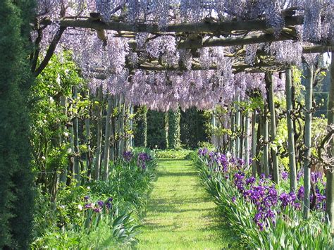 The Provence Post Five Gorgeous Provence Gardens To Visit