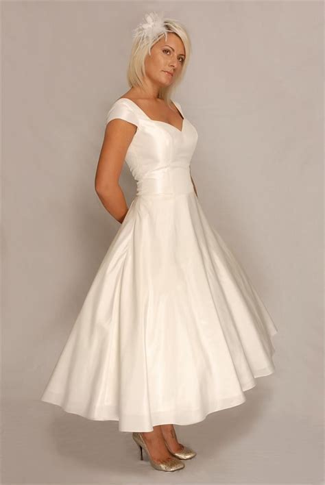 Looking for a perfect wedding dresses uk online for your big day? 1950s style mother of the bride - Google Search | 1950s ...