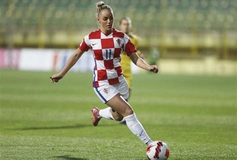 Η Ana Maria Markovic είναι μια πανέμορφη Κροάτισσα ποδοσφαιρίστρια