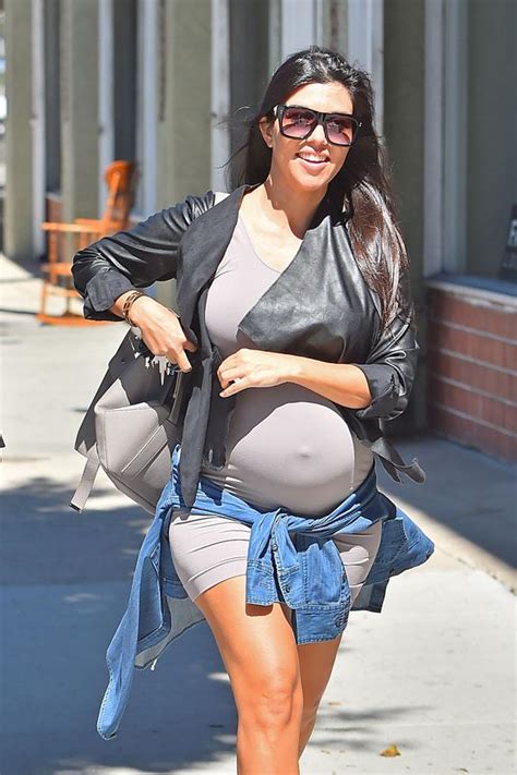 Move Over Kim Kourtney Kardashian Naked And Pregnant For Photo Shoot “im Not Embarrassed Of