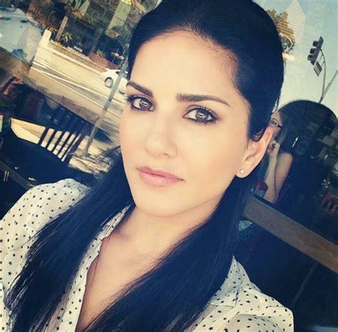 Hotasspicy Actor Actress Celebrity Sexy Images Videos Sunny Leone Hot And Sexy Selfie