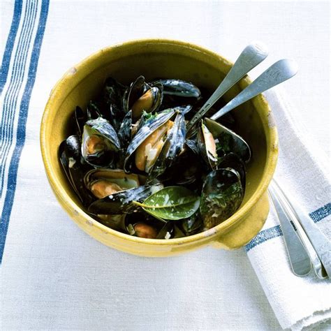 Classic Moules Mariniere Recipe Mussels Easy Healthy Recipes