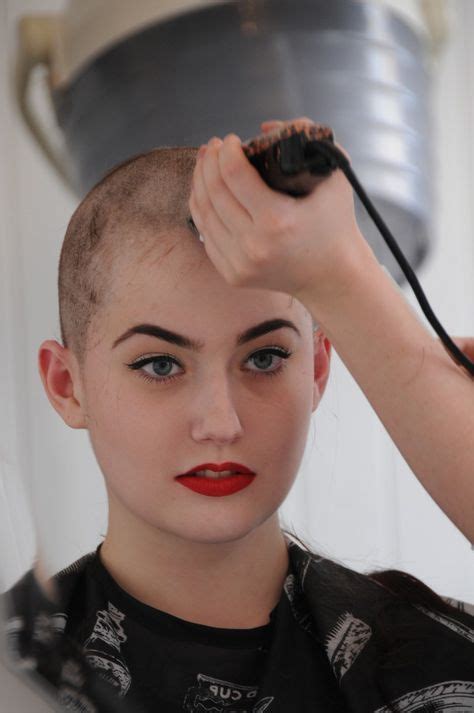 Fashion Blogger Leyah Shanks Shaved Her Head For A Totally Body Positive Reason Shaved Hair