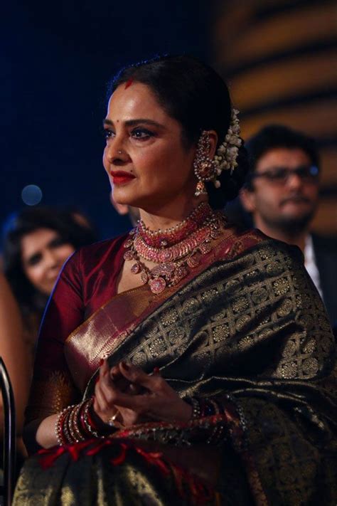 7 Cool Photos From Inside The Stardust Awards You Shouldnt Miss