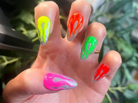 9 Best Neon Nail Art Designs With Pictures Styles At Life