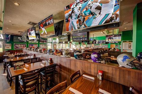 Florida Sports Bars To Watch Football In Naples Fort Myers Cape Coral