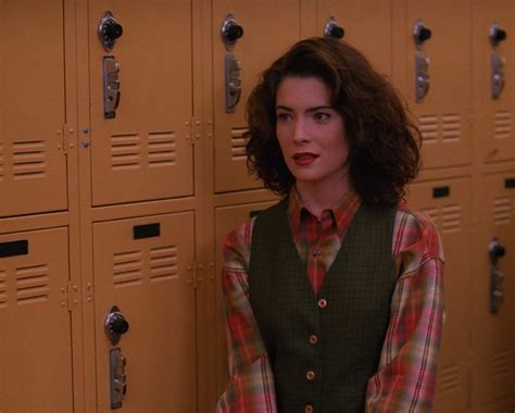 Twin Peaks Showtime Revival Fashion Inspiration From The Cult 90s Show Vogue
