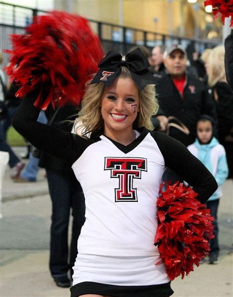 Pin By Kimberly Pinkney On Cheer Texas Cheerleaders Raiders Cheerleaders College Cheerleading