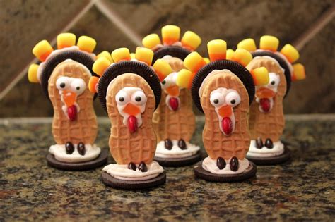 Get ready for thanksgiving with these ideas for crafts, tablescapes, treats and more. Cute Thanksgiving Desserts - Mommysavers