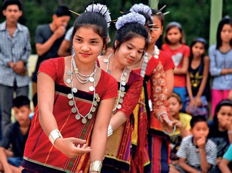 traditional dress of arunachal pradesh traditional dresses traditional outfits traditional dance