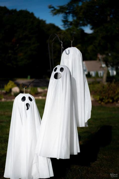 Easy Lighted Hanging Ghosts A Dollar Store Diy Hanging Ghosts Diy