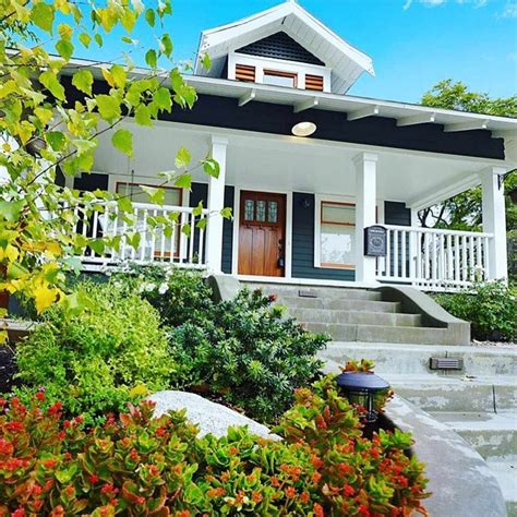 11 Craftsman House Colors To Inspire Your Renovation In 2020
