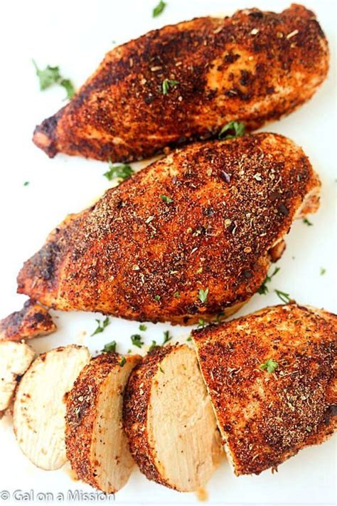 In a small bowl, combine the garlic powder, onion powder, smoked paprika, salt, and pepper. De 25+ bedste idéer inden for Air fryer recipes chicken ...