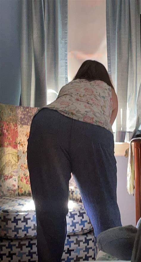 Rate My Moms Ass Out Of Scrolller