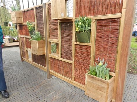 Incredible Privacy Wall Planter Design Ideas HOMISHOME