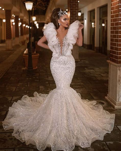 Luxurious Beading Lace Wedding Dress Mermaid Ruffles Short Sleeve Dubai