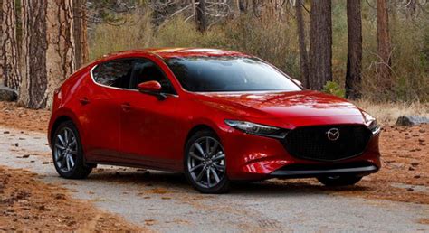 Sporty curves elicit a sense of excitement and freedom in the hatch. Mazda 3 Hatchback 2019, Philippines Price & Specs | AutoDeal