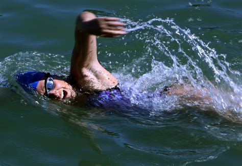 Kim Chambers Attempts To Be First Woman To Swim From Farallones To Sf