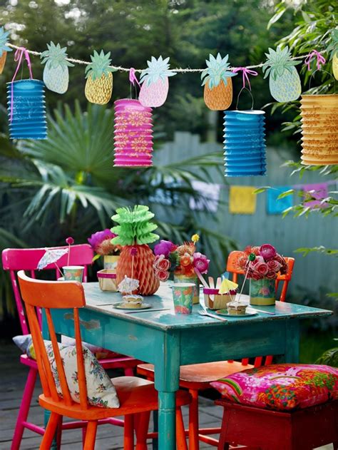 Quando si avvicina il natale si ha voglia di addobbare la propria casa e di renderla calda e accogliente creando una bellissima atmosfera natalizia con tanti decori e. Decorazioni fai da te per un giardino dal design originale ...