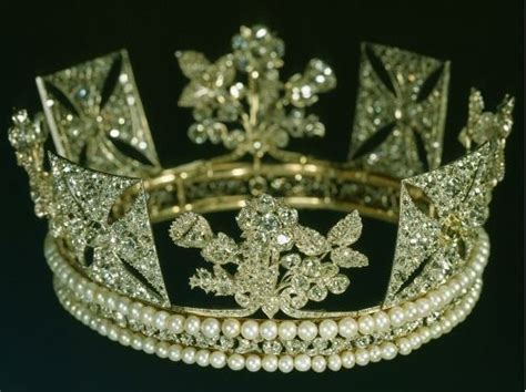Elizabeth ii is the queen of the uk and the other commonwealth realms. Marie Poutine's Jewels & Royals: Pretty Tiaras!