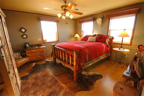 Browse through our kitchen design, bathroom design, bedroom design, and additional living spaces to create a sanctuary no matter the room. Southwest Home Decor Ideas | A Creative Mom