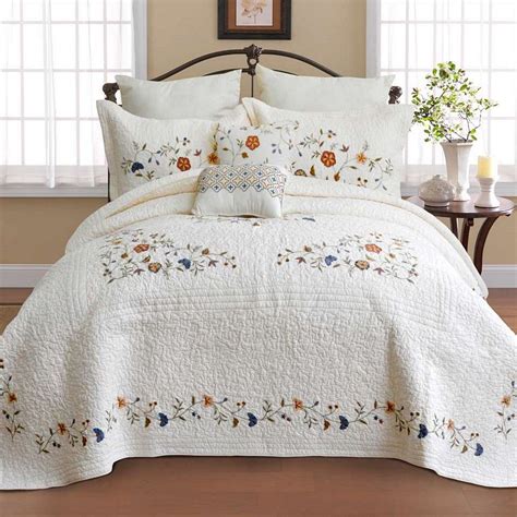 Why you should add a coverlet to your bed? Alice Bedspread Collection by Nostalgia Heirloom ...