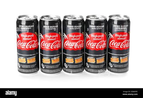 Latas De Coca Cola Cero Imágenes recortadas de stock Alamy