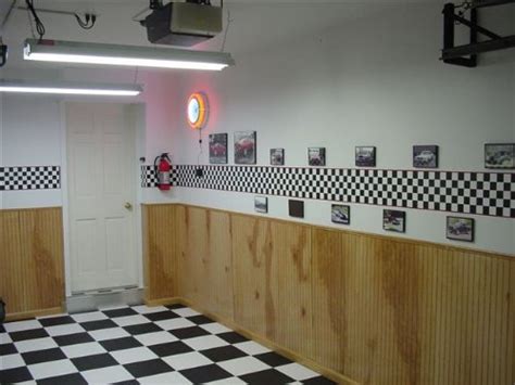 5.0 из 5 звездоч., исходя из 1 оценки товара(1). Checkered Flag Cars Nascar Wallpaper Border-9 Inch (Red Edge)