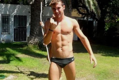 Shirtless Male Beefcake Hunk Speedo Swimmer Build Jock Dude Photo X F Eur Picclick Fr