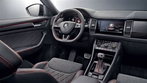 The discrete illumination turns a comfortable space into an exceptional one. Skoda Kodiaq RS shows its sporty interiors - Autodevot