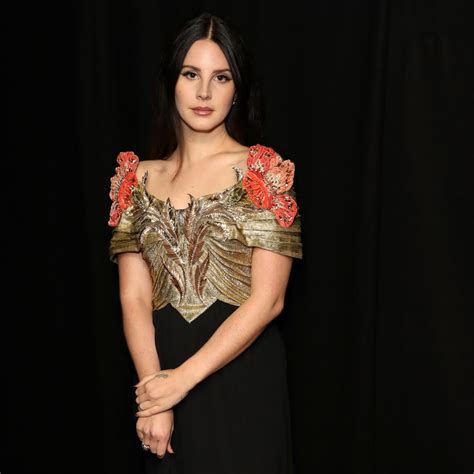 Lana Del Rey Net Worth 2020, Bio, Wiki, Age, Height, Husband, Boyfriend