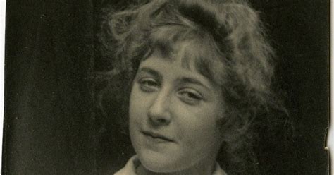 The Queen Of Crime 18 Rare Photos Of A Young Agatha Christie At The