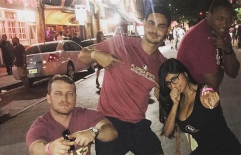 Mia Khalifa Shares Screenshot Of Ole Miss Qb Chad Kelly Trying To Slide Into Her Dms Complex