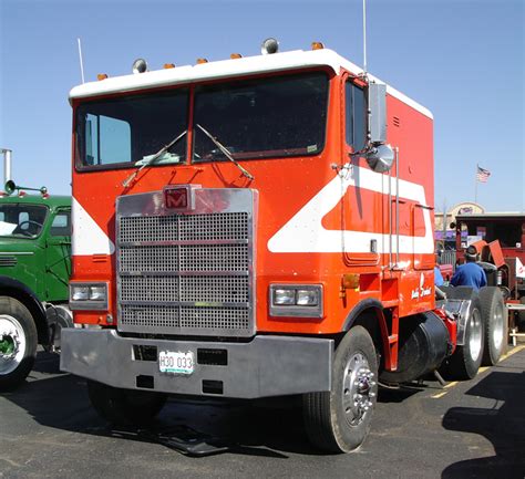 1000 Images About Old Cabover Trucks On Pinterest
