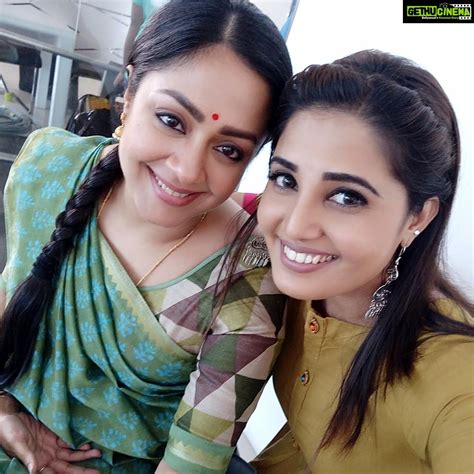 Sandra Amy Instagram Wen Rj Anjali Meets Rj Vijayalakshmi 😍😍😍😍 Katrinmozhi One Fne Pic Wt Jo